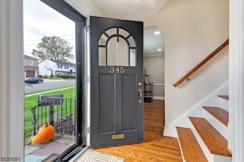 345 Columbia Blvd - Photo 1