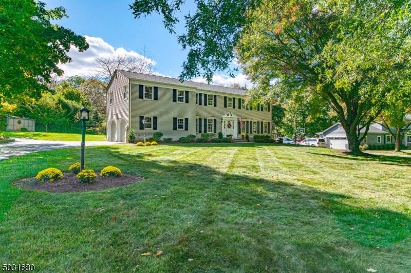 8 Dean Rd - Photo 1