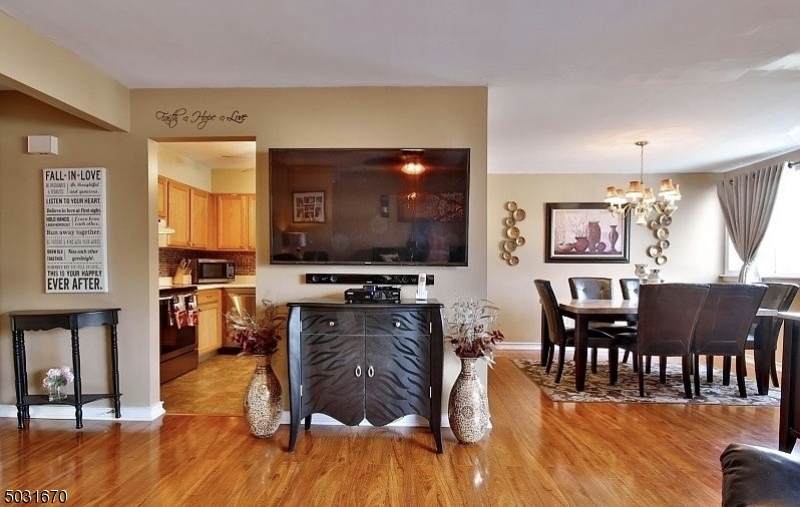 466 Pompton Ave Unit E - Photo 1