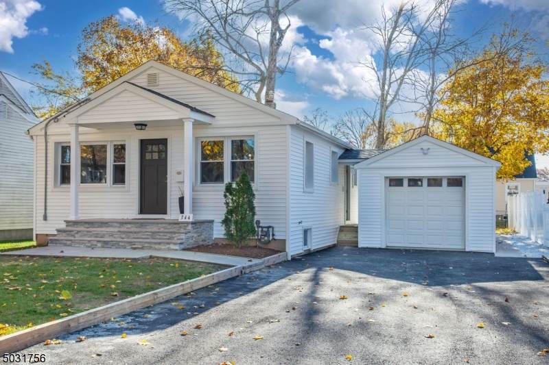 344 Willow Ave - Photo 1