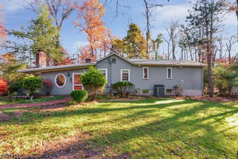 55 Water Ln - Photo 1