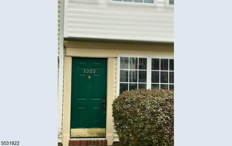 1303 Persimmon Ct - Photo 1