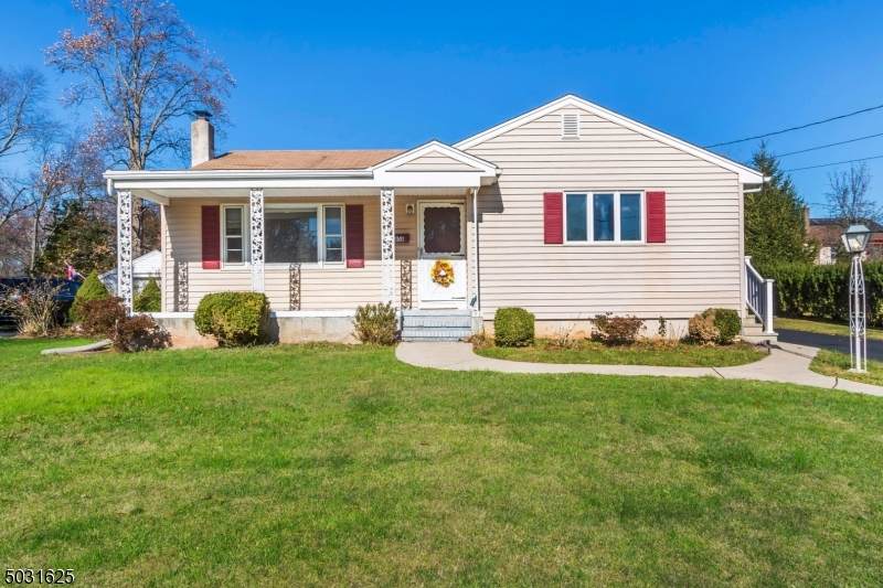 808 Rhine Blvd - Photo 1