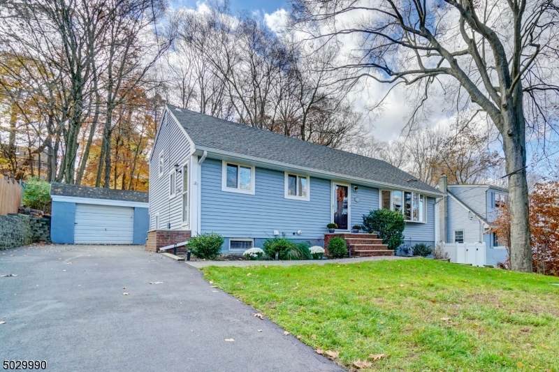14 Oneida Ave - Photo 1