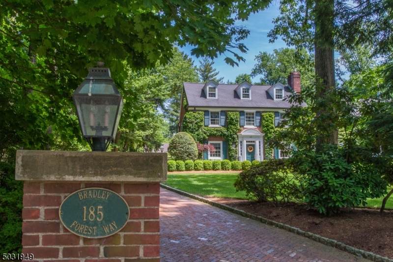 185 Forest Way - Photo 1