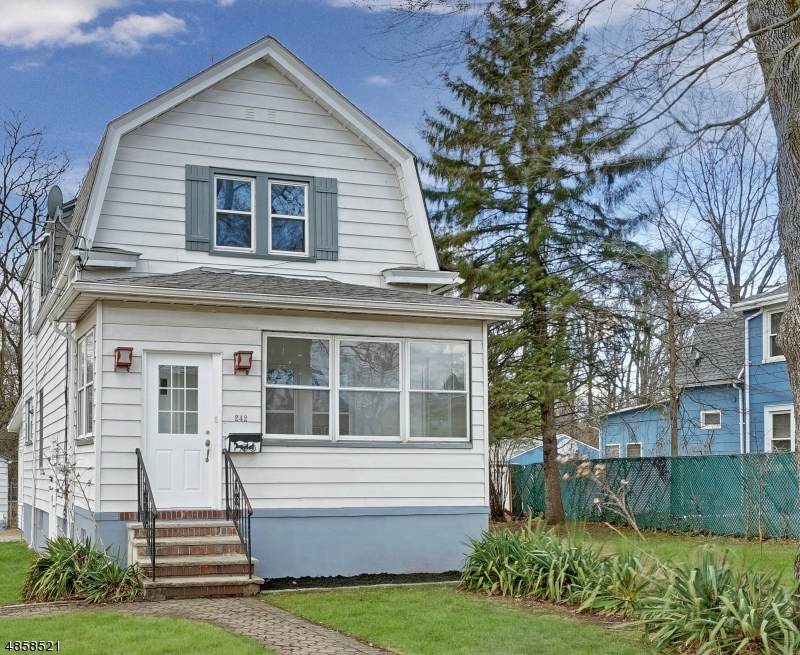 242 Linden Ave - Photo 1