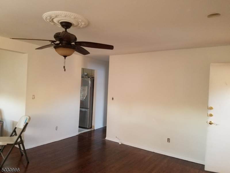 10 Tuxedo Pl - Photo 1