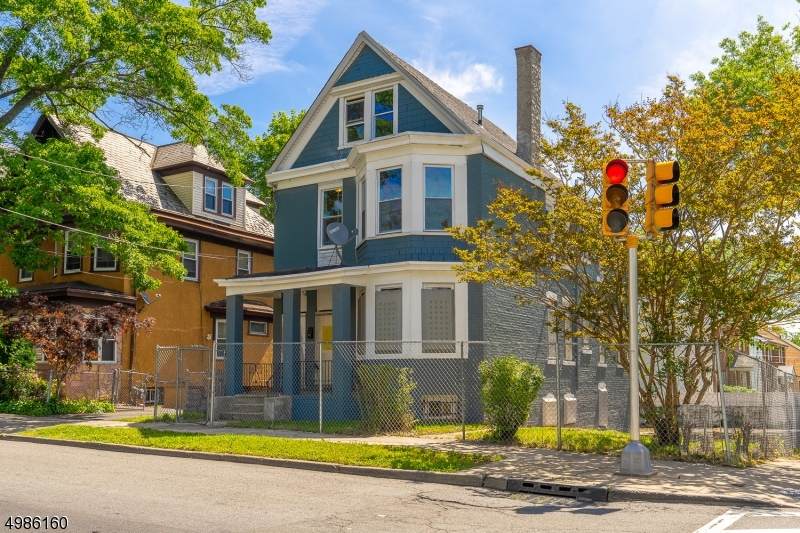 96 N Munn Ave - Photo 1