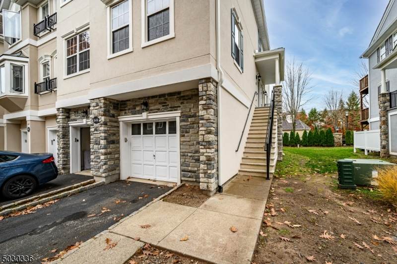 14 Devonshire Dr - Photo 1