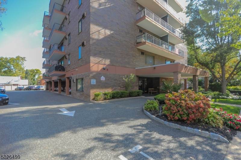 140 Euclid Ave - Photo 1