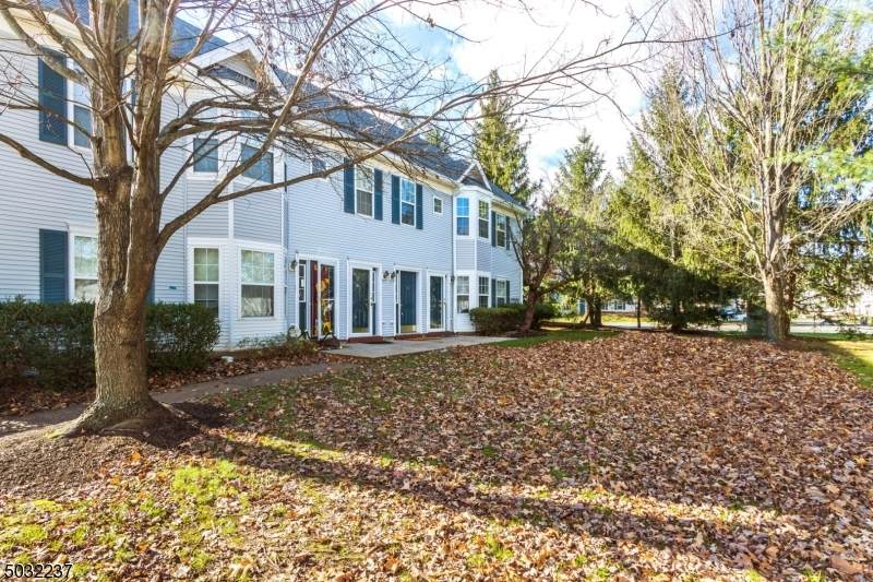 53 Waugh Ct - Photo 1