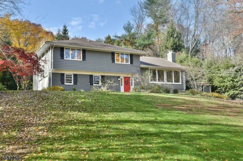 819 Handwerg Dr - Photo 1
