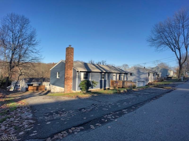 73 Elba Ave - Photo 1