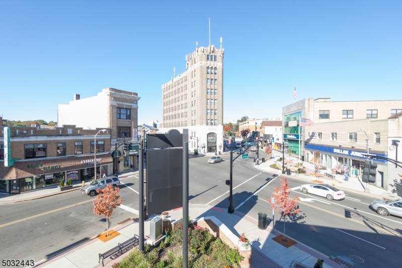 574 Bloomfield Ave - Photo 1