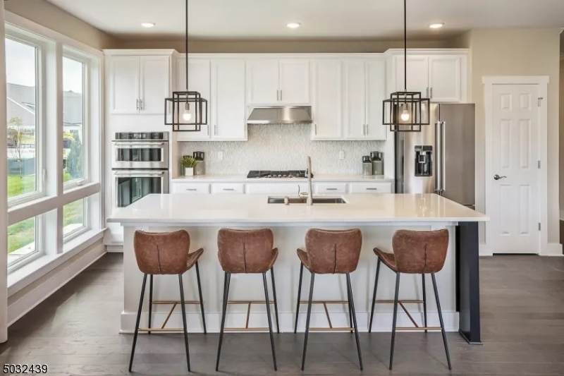 2 Vanderbilt Blvd - Photo 1
