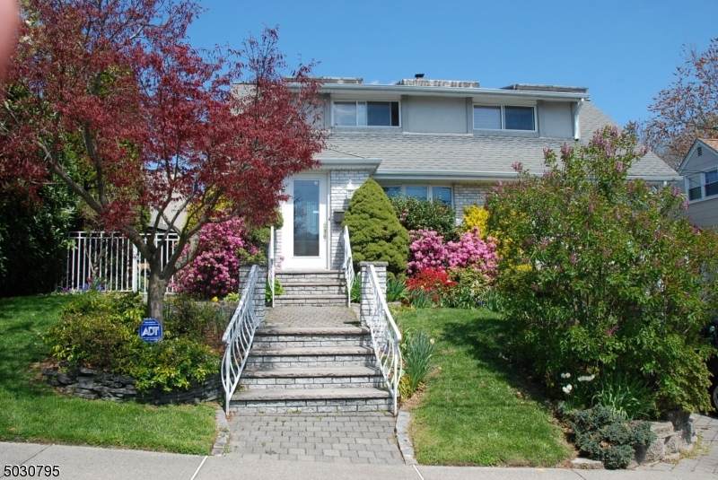 39 Donna Dr - Photo 1