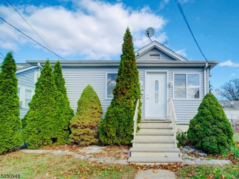107 Kearny Ave - Photo 1