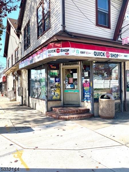 215 E Westfield Ave - Photo 1