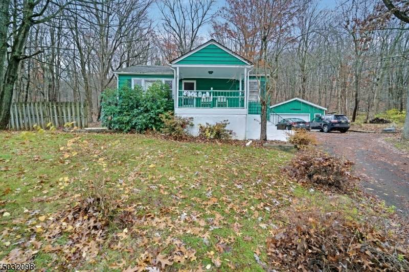 392 Schooleys Mtn Rd - Photo 1