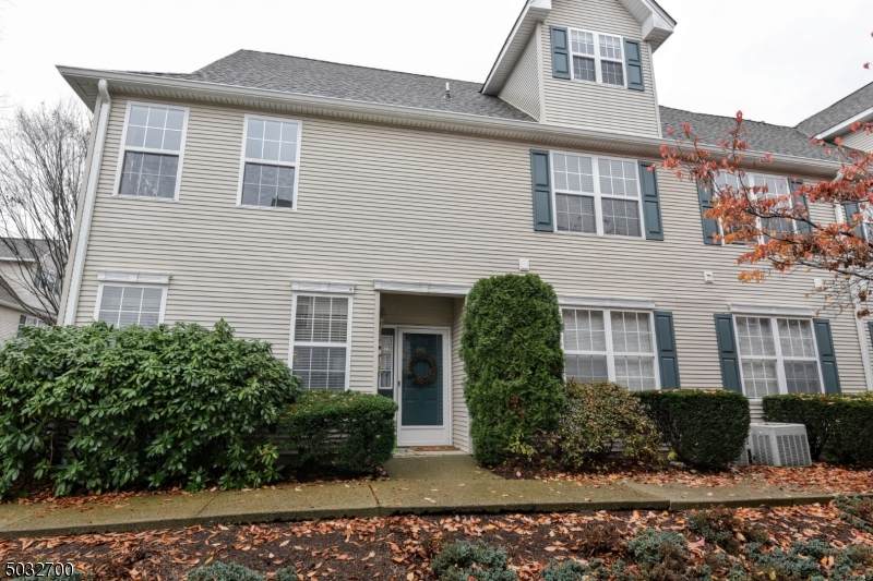 448 Cambridge Dr - Photo 1