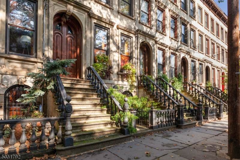 7 Paulmier Pl - Photo 1