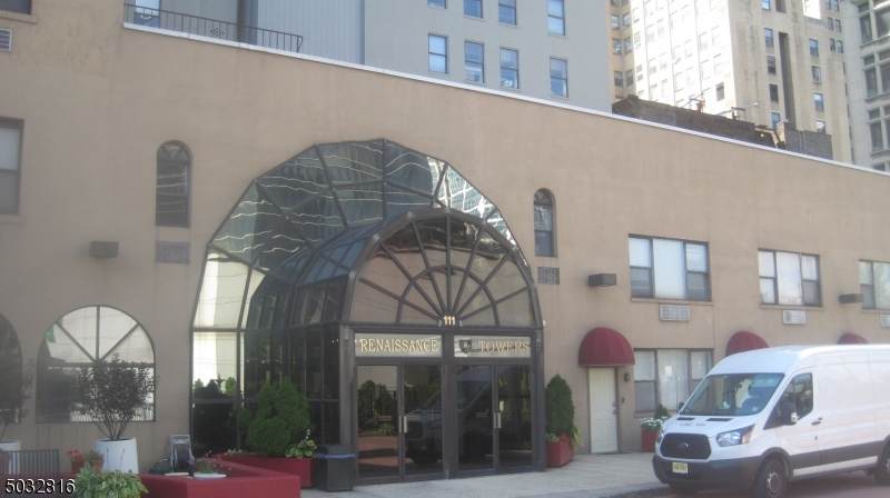 111 Mulberry St - Photo 1