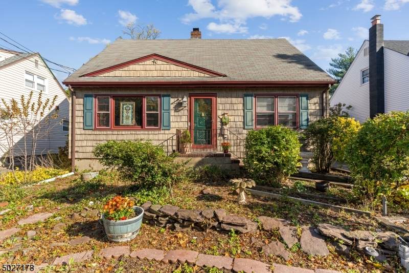 100 Carneer Ave - Photo 1