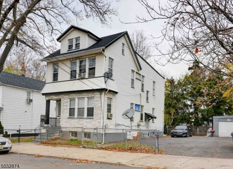 44 Grove Ter - Photo 1