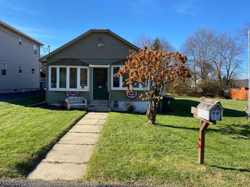 12 Woodsedge Ave - Photo 1
