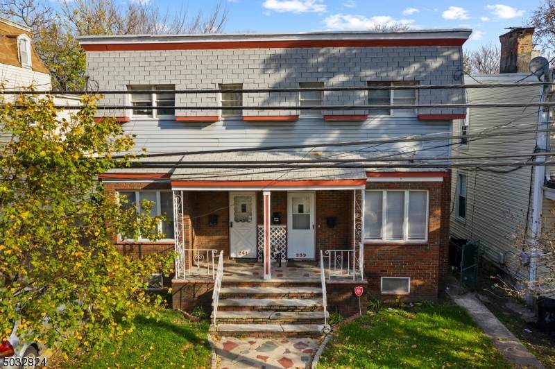 241 Front 241 William St - Photo 1