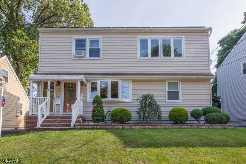 12 Rector Pl - Photo 1