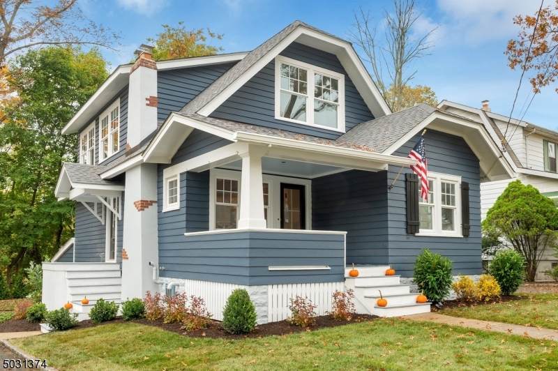 8 Greenfield Ave - Photo 1