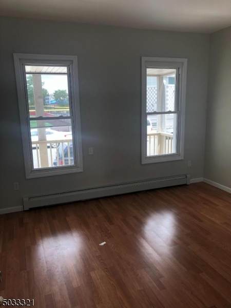 76 Marshall St - Photo 1