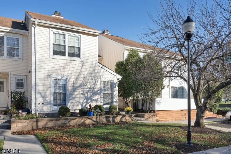 4 Borelle Sq - Photo 1