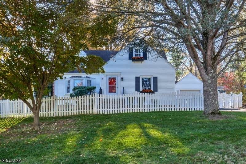 25 Eastern Ave - Photo 1