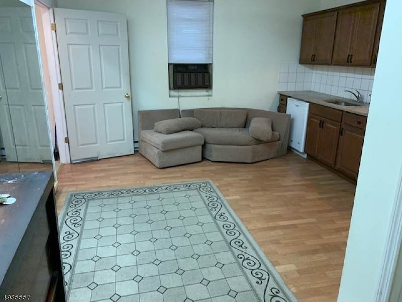 16 Route 206 - Photo 1