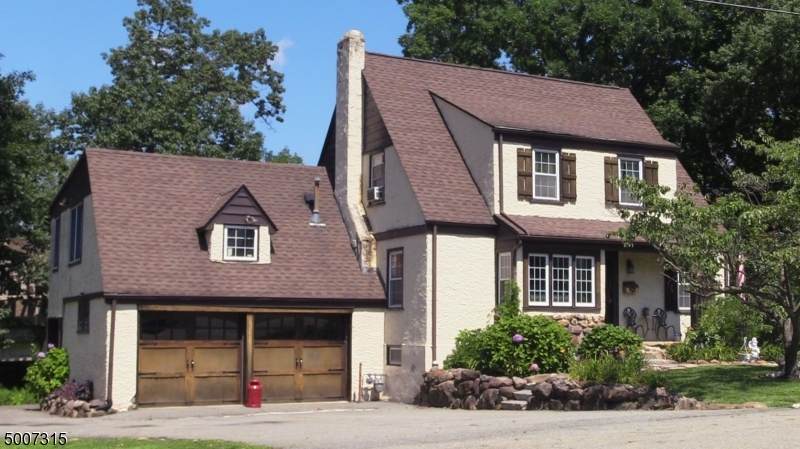 204 Riverside Dr - Photo 1