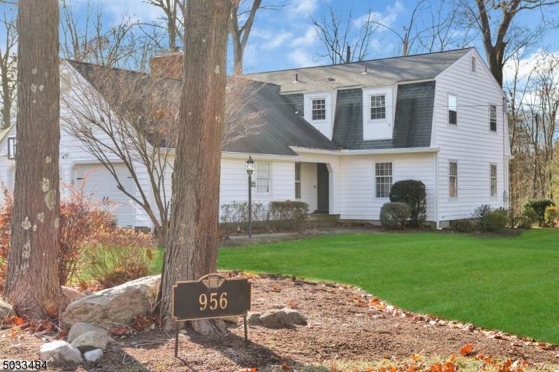 956 Huron Rd - Photo 1