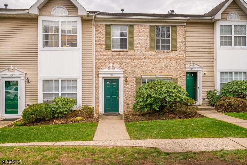 106 Tallwood Ln - Photo 1