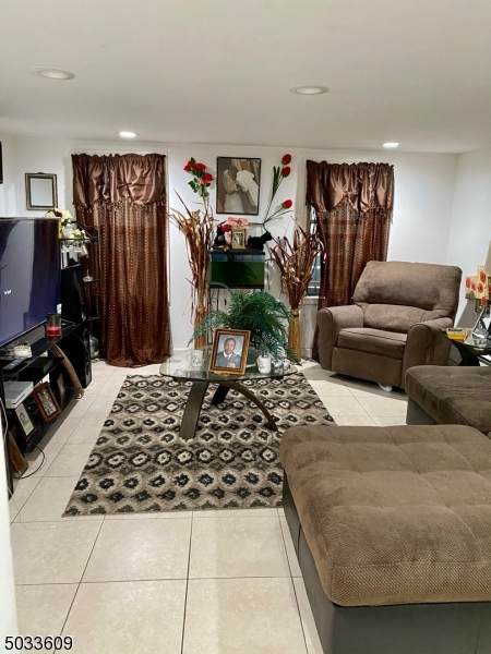 19 Long St - Photo 1
