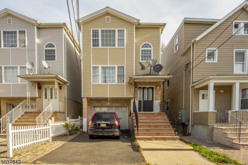 309 S Park St - Photo 1