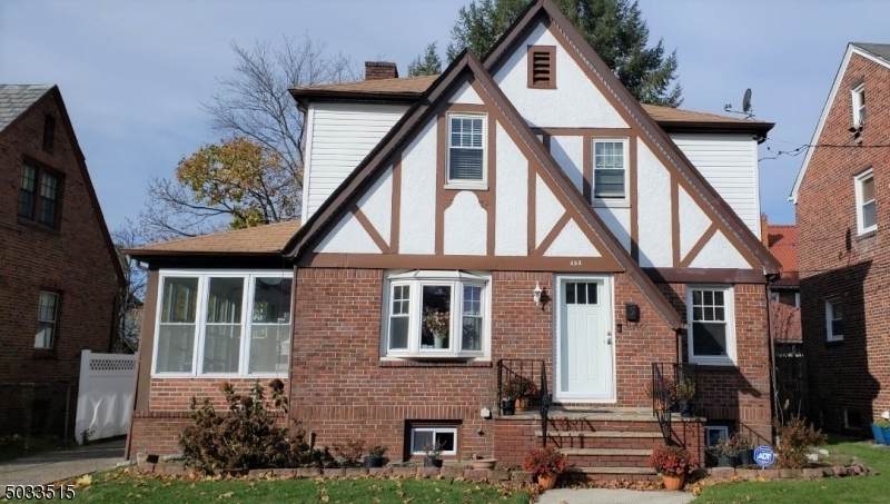 455 Chapman St - Photo 1