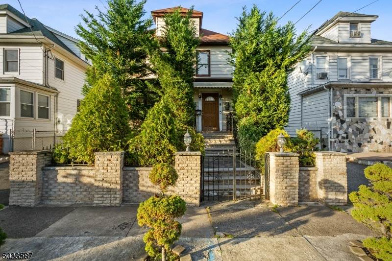 54 E 3Rd St - Photo 1