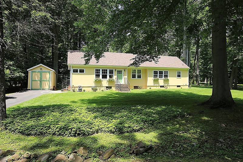 27 Greenbrook Rd - Photo 1
