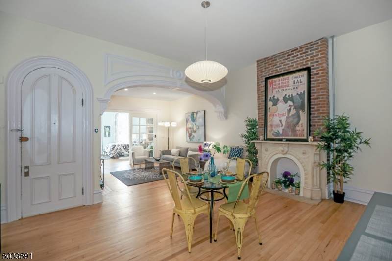 106 Grand St - Photo 1