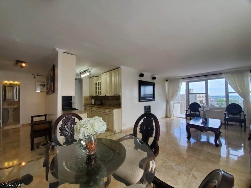 285 Aycrigg Ave - Photo 1