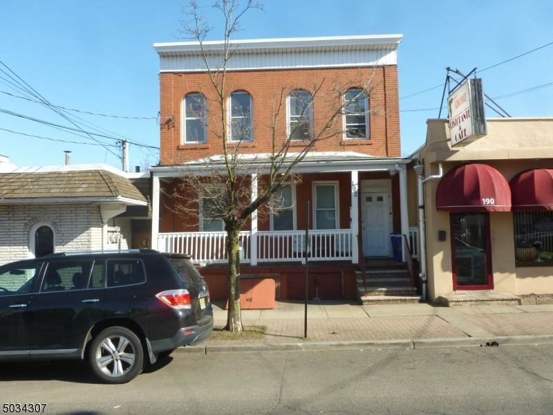 192 Harrison Ave - Photo 1