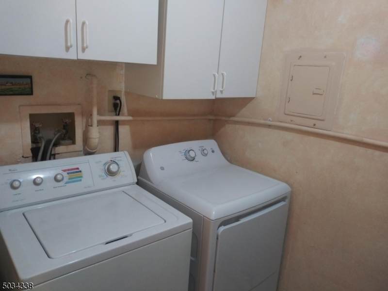 30 Spruce Ct - Photo 1