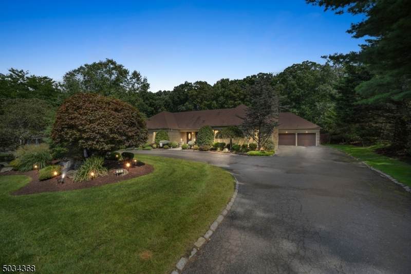 88 Tree Top Dr - Photo 1