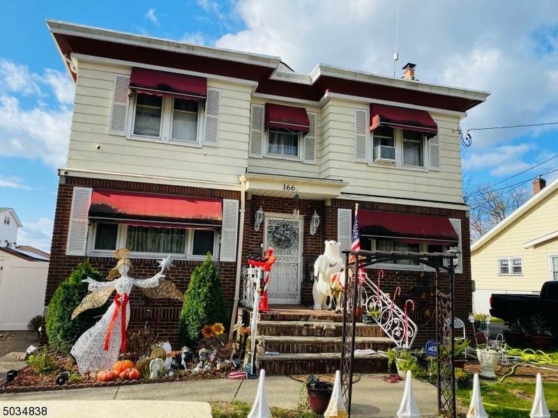 162 Lakeview Ave - Photo 1